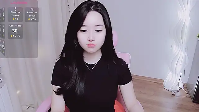 Snapshot of Miu-999 chatting on 10.04.25 Miu-999 online show from 10.04.25