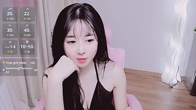 Snapshot of Miu-999 chatting on 10.12.25 Miu-999 online show from 10.12.25