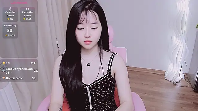 Snapshot of Miu-999 chatting on 10.17.25 Miu-999 online show from 10.17.25