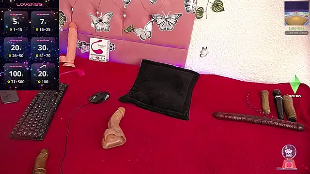 Snapshot of wetmoonhott chatting on 11.08.25 wetmoonhott online show from 11.08.25