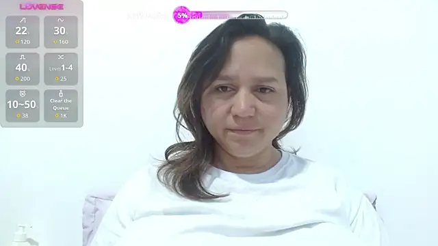 Snapshot of haashkyo chatting on 11.19.25 haashkyo online show from 11.19.25