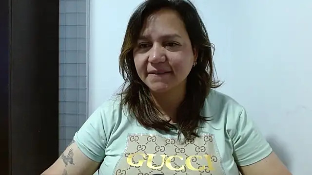 Snapshot of haashkyo chatting on 11.25.25 haashkyo online show from 11.25.25