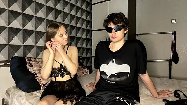 Snapshot of merycouple chatting on 02.25.26 merycouple online show from 02.25.26