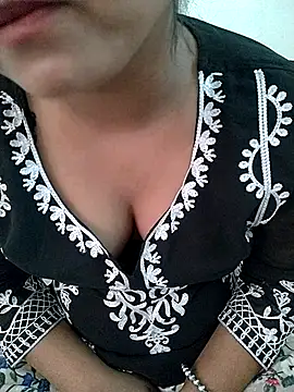 Snapshot of Kavya_Rathore chatting on 11.27.25 Kavya Rathore online show from 11.27.25