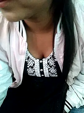 Snapshot of Kavya_Rathore chatting on 11.29.25 Kavya Rathore online show from 11.29.25