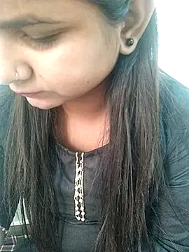 Snapshot of Kavya_Rathore chatting on 11.30.25 Kavya Rathore online show from 11.30.25