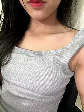 Snapshot of Desi_sara chatting on 09.20.25 Desi sara online show from 09.20.25