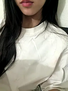 Snapshot of Desi_sara chatting on 10.14.25 Desi sara online show from 10.14.25