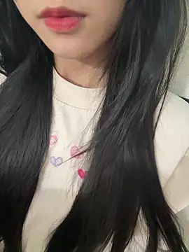 Snapshot of Desi_sara chatting on 10.16.25 Desi sara online show from 10.16.25