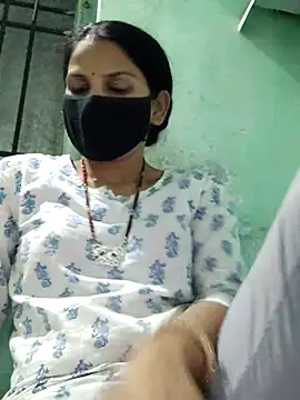 Snapshot of poojam93 chatting on 09.11.25 poojam93 online show from 09.11.25