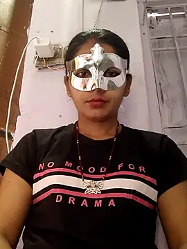 Snapshot of poojam93 chatting on 09.27.25 poojam93 online show from 09.27.25