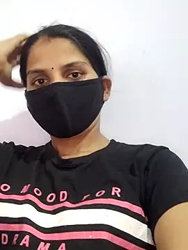 Snapshot of poojam93 chatting on 09.28.25 poojam93 online show from 09.28.25