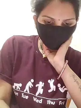 Snapshot of poojam93 chatting on 02.14.26 poojam93 online show from 02.14.26