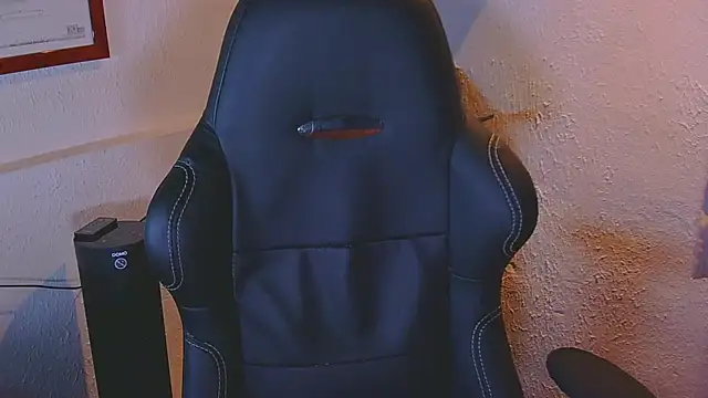 Snapshot of Lucien_Gray_ chatting on 09.30.25 Lucien Gray online show from 09.30.25