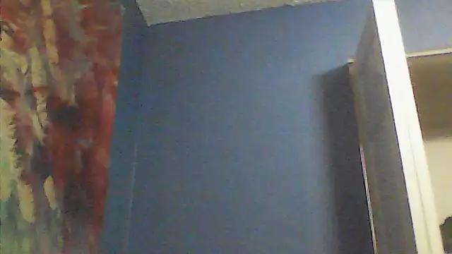 Snapshot of sarahkat86 chatting on 10.23.25 sarahkat86 online show from 10.23.25