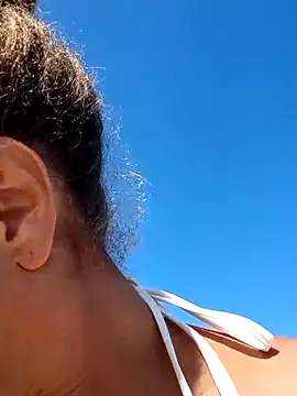 Snapshot of sarahkat86 chatting on 11.02.25 sarahkat86 online show from 11.02.25