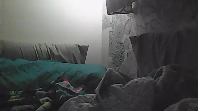 Snapshot of sarahkat86 chatting on 11.11.25 sarahkat86 online show from 11.11.25