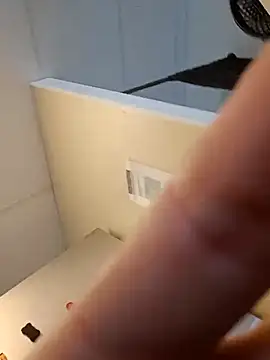 Snapshot of sarahkat86 chatting on 12.03.25 sarahkat86 online show from 12.03.25