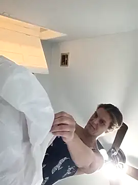 sarahkat86 online show from 02.26.26