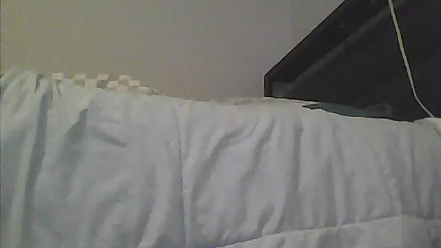 sarahkat86 online show from 04.20.26