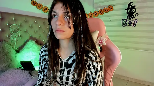 Jade rey  online show from 10.11.25