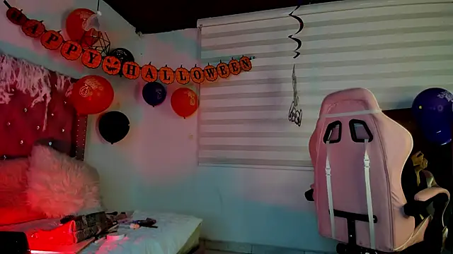 Jade rey  online show from 10.24.25