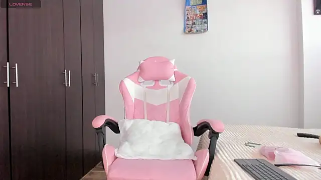 kendal hot01 online show from 02.16.26