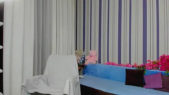 MilanaAlvis online show from 10.31.25