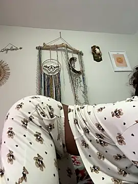 lilcubangoddess online show from 01.16.26