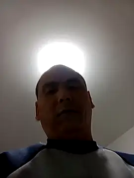 Snapshot of CWQ123 chatting on 11.16.25 CWQ123 online show from 11.16.25