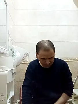 Snapshot of CWQ123 chatting on 11.19.25 CWQ123 online show from 11.19.25