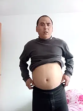 Snapshot of CWQ123 chatting on 11.26.25 CWQ123 online show from 11.26.25