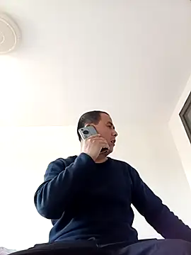 Snapshot of CWQ123 chatting on 12.02.25 CWQ123 online show from 12.02.25