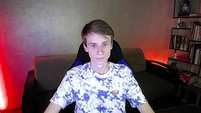 Snapshot of yes_cute_boy_ chatting on 10.01.25 yes cute boy online show from 10.01.25