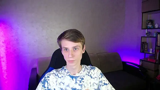 Snapshot of yes_cute_boy_ chatting on 10.16.25 yes cute boy online show from 10.16.25