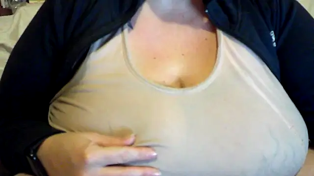 Snapshot of vaccabbw chatting on 11.21.25 vaccabbw online show from 11.21.25