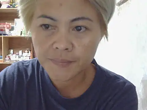 hottie dolly online show from 12.18.25