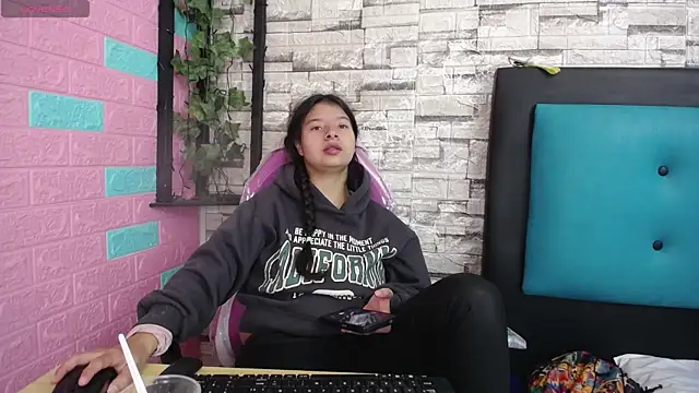 maily can online show from 11.24.25