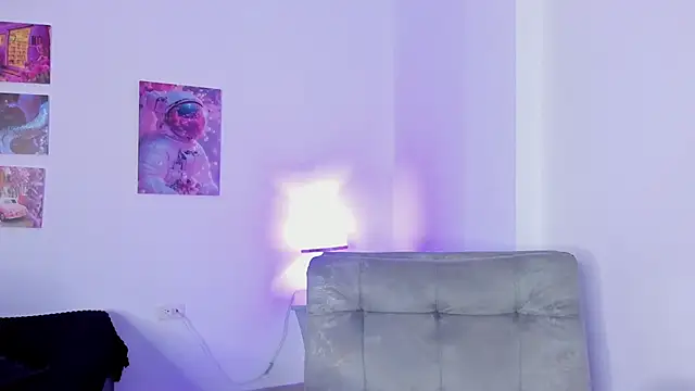 Snapshot of shizuka_84 chatting on 10.29.25 shizuka 84 online show from 10.29.25