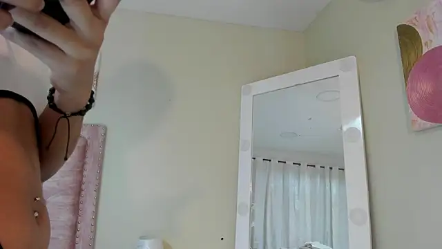 Mei Lin Luna online show from 10.04.25