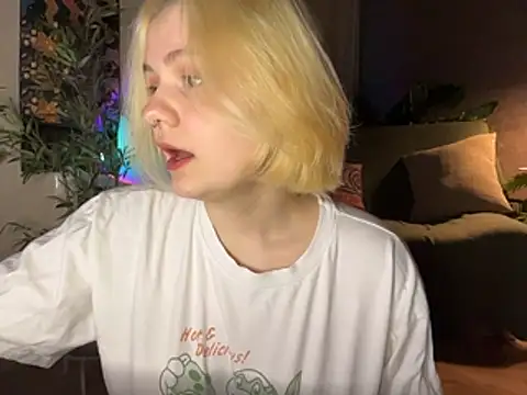 MoonIvy  online show from 04.30.26