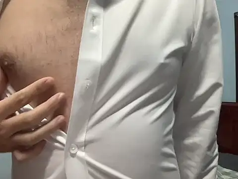 Snapshot of lahungdj12 chatting on 11.04.25 lahungdj12 online show from 11.04.25