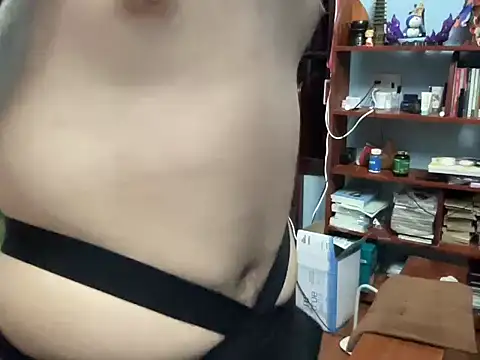 Snapshot of lahungdj12 chatting on 11.08.25 lahungdj12 online show from 11.08.25