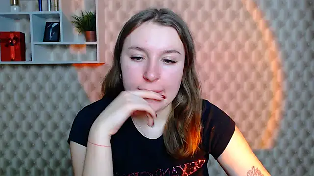 JuliaTopp  online show from 01.19.26