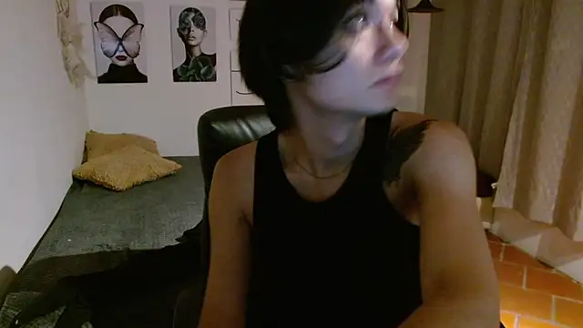 Snapshot of davoxer chatting on 10.10.25 davoxer online show from 10.10.25