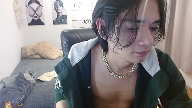 Snapshot of davoxer chatting on 10.19.25 davoxer online show from 10.19.25