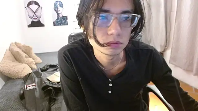 Snapshot of davoxer chatting on 10.30.25 davoxer online show from 10.30.25