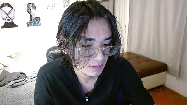 Snapshot of davoxer chatting on 11.15.25 davoxer online show from 11.15.25