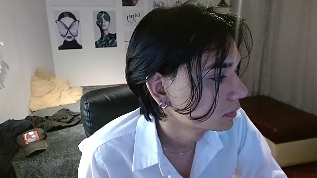 Snapshot of davoxer chatting on 11.20.25 davoxer online show from 11.20.25