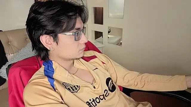 Snapshot of davoxer chatting on 06.25.26 davoxer online show from 06.25.26